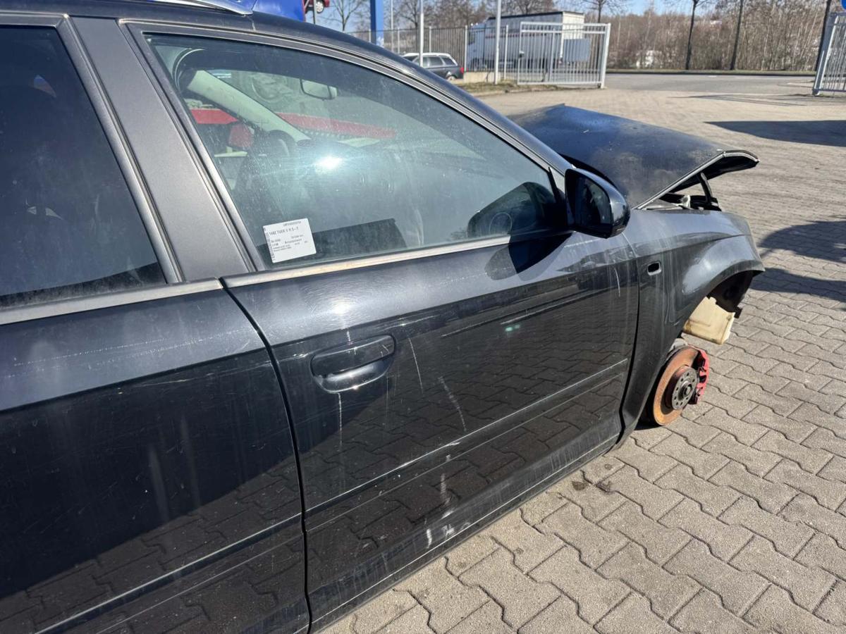 Audi A3 8P Sportback original T&uuml;r vorn rechts LY9B Brillantschwarz Rohbau BJ06